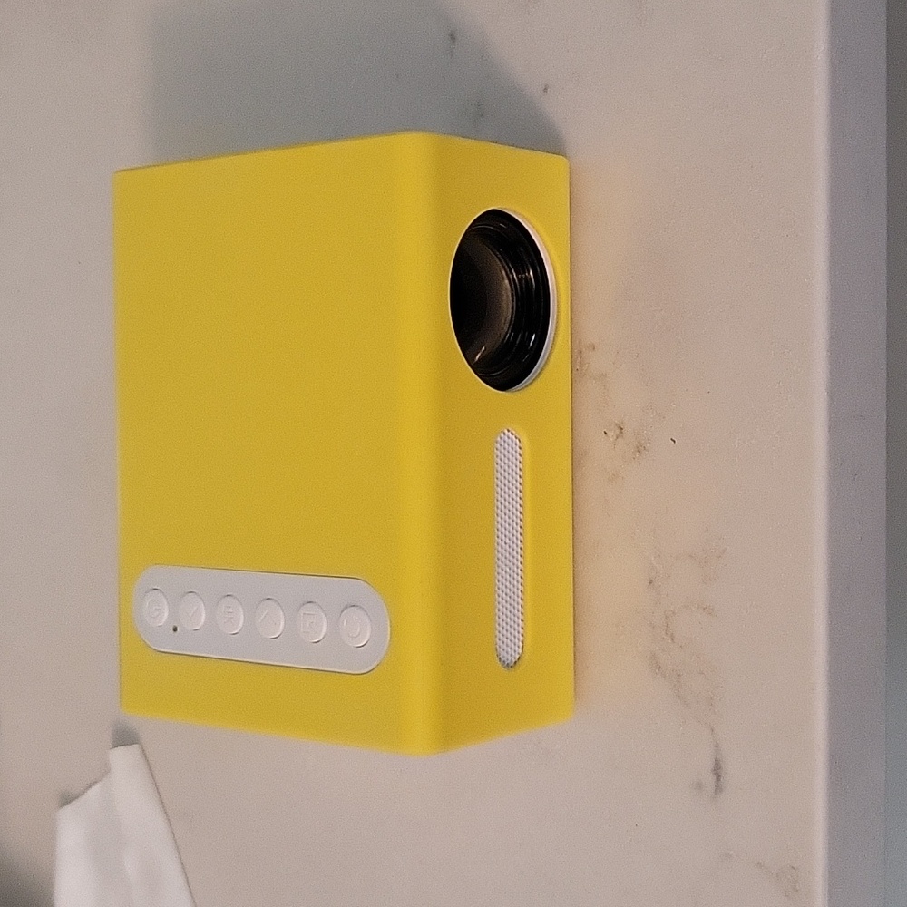 LED Source Mini Projector - Picture 5 of 5